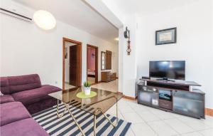 Two-Bedroom Apartment In Rogoznica