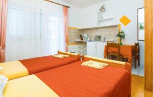 Nice Apartment In Omis With Wifi