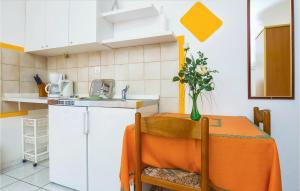 Nice Apartment In Omis With Wifi