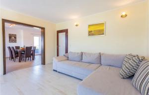Holiday Apartment Seget Vranjica 01