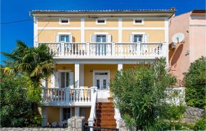 1 Bedroom Gorgeous Apartment In Omisalj 