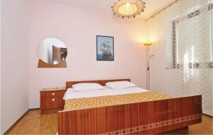 2 Bedroom Lovely Apartment In Starigrad Paklenica