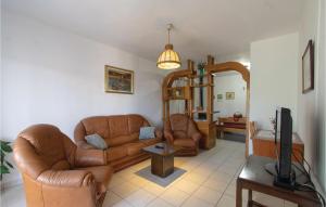 Nice Apartment In Racisce With 4 Bedrooms And Wifi