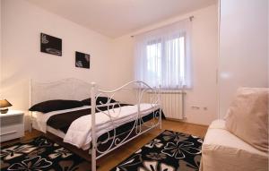 2 Bedroom Lovely Apartment In Pula