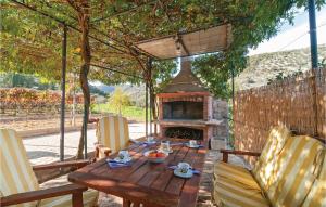 1 Bedroom Pet Friendly Home In Postira 