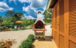 Beautiful Home In Bartici With Wifi 