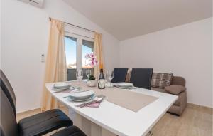 One-Bedroom Apartment In Biograd