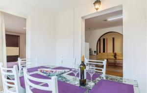 2 Bedroom Stunning Apartment In Pula 