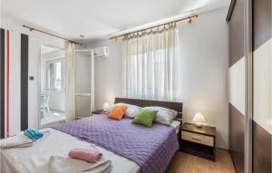 2 Bedroom Stunning Apartment In Pula