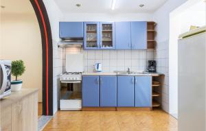 2 Bedroom Stunning Apartment In Pula 