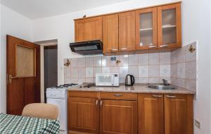 Beautiful Apartment In Sibenik With Kitchen