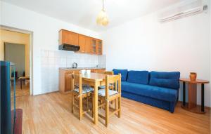 Beautiful Apartment In Sibenik With 2 Bedrooms And Wifi