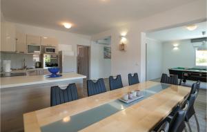 Lovely Home In Loborika With Wifi