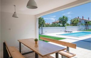 Lovely Home In Loborika With Wifi