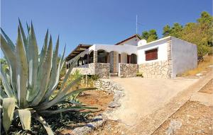 Nice Home In Vela Luka With 2 Bedrooms And Wifi