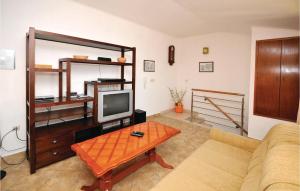 Amazing Apartment In Kastel Stari With 1 Bedrooms And Wifi