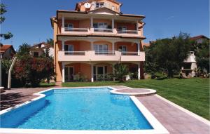 2 Bedroom Amazing Apartment In Novigrad