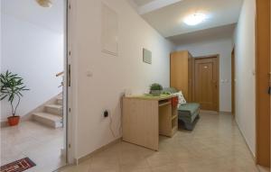 Stunning Apartment In Makarska With 1 Bedrooms And Wifi