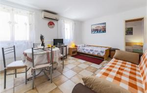 Awesome Home In Pula With Kitchen