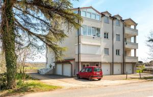 Beautiful Apartment In Fazana With Wifi 