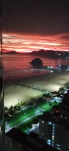 Santos Unlimited 2 Dormitórios, 32o andar com vista Mar!