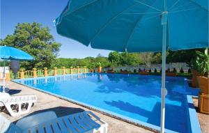 Beautiful apartment in Valtursko Polje with WiFi and Outdoor swimming pool