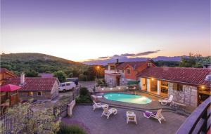 Three-Bedroom Holiday Home In Krusevo