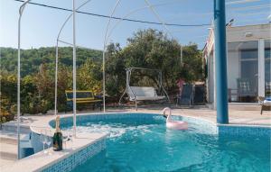 Awesome Home In Stomorska With Jacuzzi, Wifi And Outdoor Swimming Pool