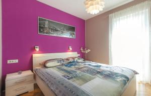 3 Bedroom Nice Apartment In Kastel Gomilica 