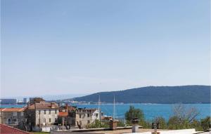 Nice Apartment In Kastel Gomilica With 3 Bedrooms And Wifi