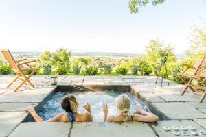 Cottage with Garden View room in The Three Daggers