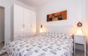 Two Bedroom Apartment in Brodarica