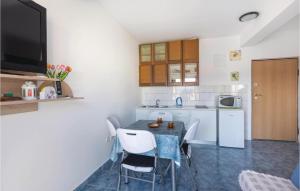 One-Bedroom Apartment In Klek