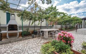1 Bedroom Pet Friendly Apartment In Pula 