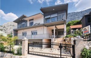 Awesome Home In Omis With 8 Bedrooms, Wifi And Outdoor Swimming Pool