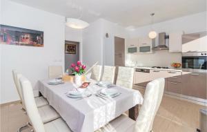 Stunning Home In Pula With Wifi 