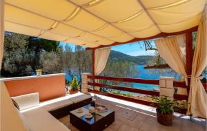 Holiday Home Sokolic Bb Cr