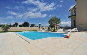 Amazing Home In Pridraga With 5 Bedrooms, Wifi And Outdoor Swimming Pool