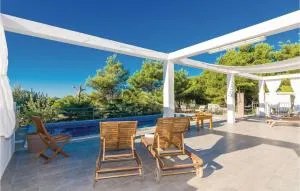 One-Bedroom Apartment In Vir - Pedinka