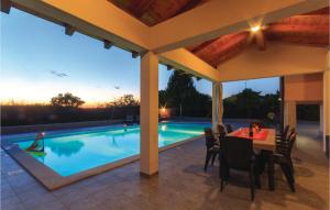 Gorgeous Home In Pula With Wifi 