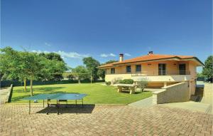 Gorgeous Home In Pula With Wifi