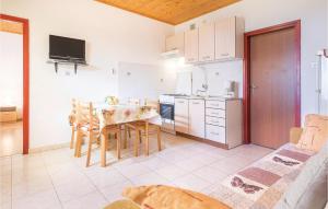2 Bedroom Amazing Apartment In Pula 