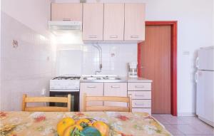 2 Bedroom Amazing Apartment In Pula