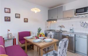 Cozy Apartment In Liznjan With Wifi