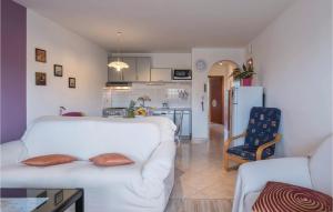 Cozy Apartment In Liznjan With Wifi