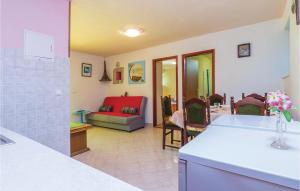 Awesome Apartment In Porec With 2 Bedrooms And Wifi