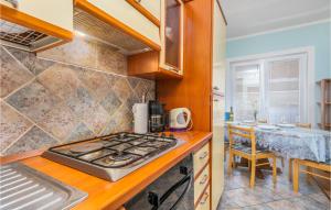 Beautiful Apartment In Pinezici With 2 Bedrooms And Wifi
