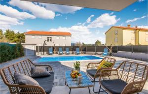 obrázek - Lovely Apartment In Cizici With Outdoor Swimming Pool