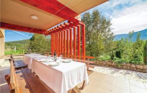 7 Bedroom Pet Friendly Home In Crni Kal