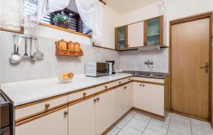 Nice Apartment In Sveti Juraj With Wifi